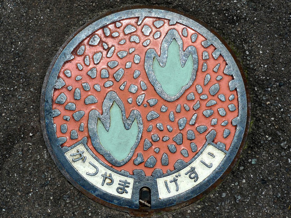 Japanese-manhole-cover-art by S.Morita photographer