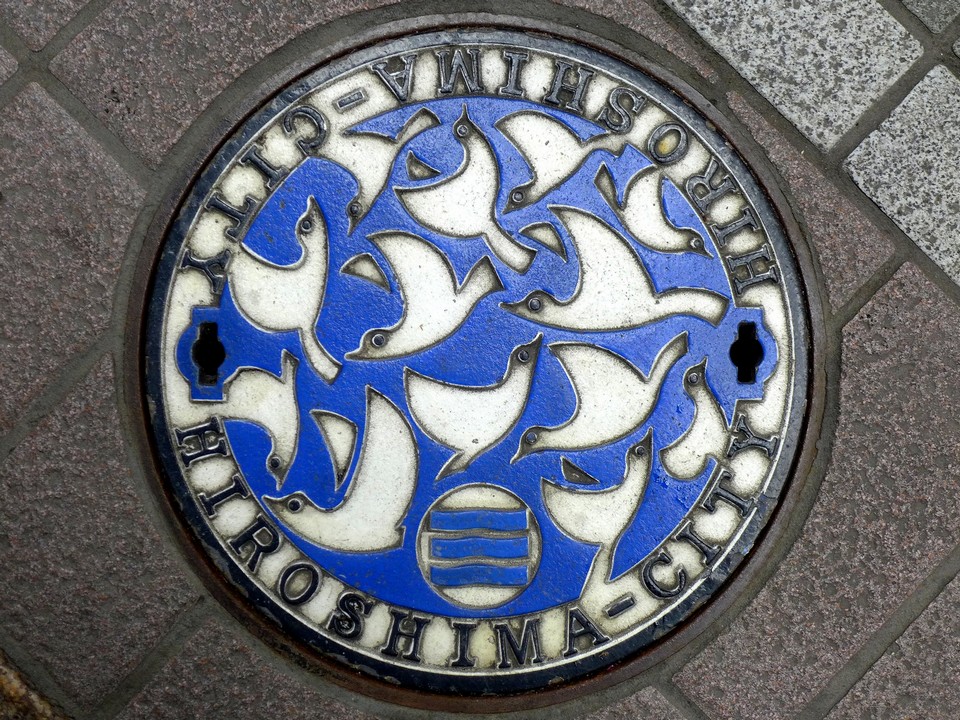 Japanese-manhole-cover-art by S.Morita photographer