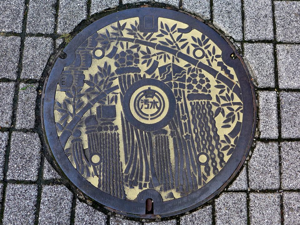 Japanese-manhole-cover-art by S.Morita photographer (7)