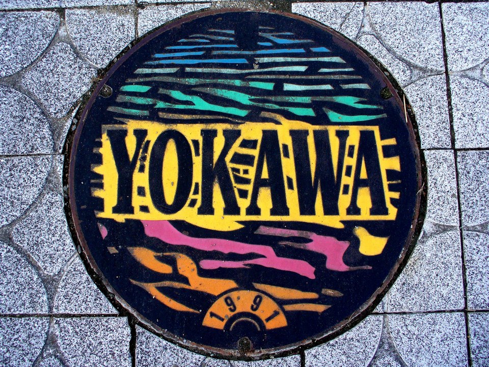 Japanese-manhole-cover-art by S.Morita photographer