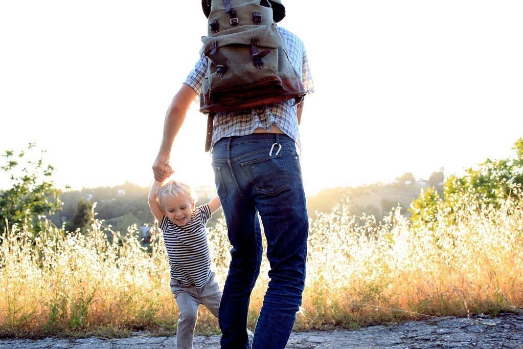 family travel tips tricks traveling with kids children (3)