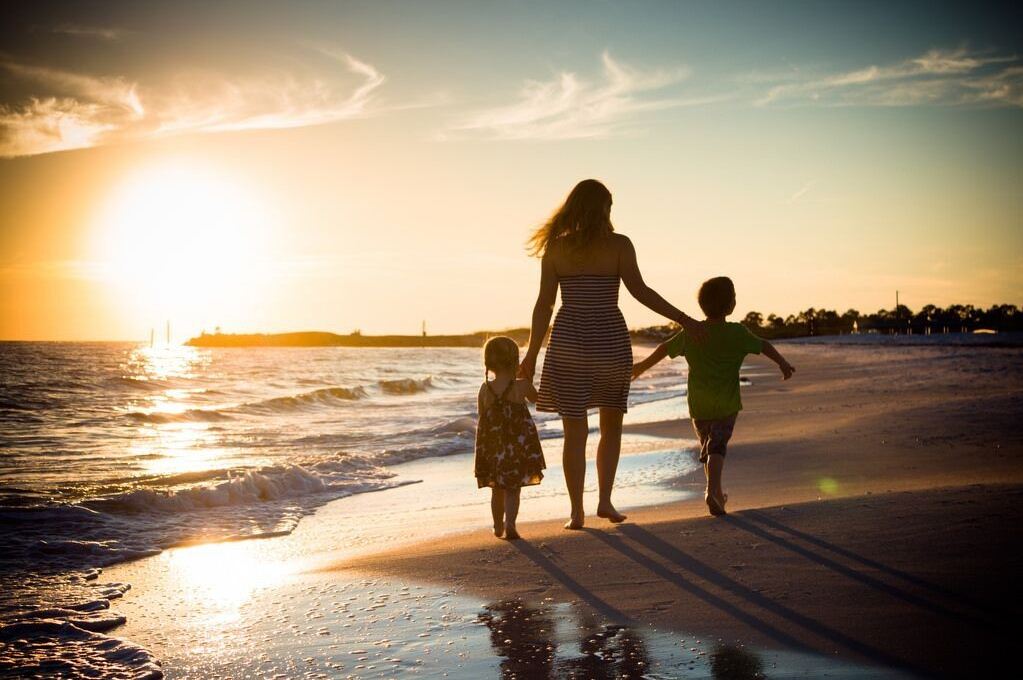 family travel tips tricks traveling with kids children (5)