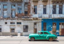 21+ photos that show the many sides of life on the streets of Havana street life havana cuba travel photos photography picutures (1)