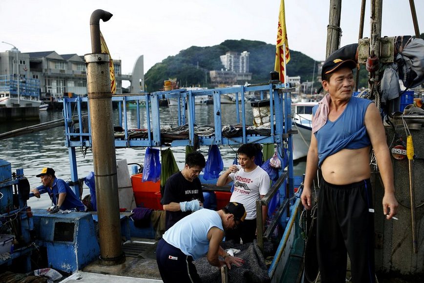 sulfuric fire fishing in Jinshan taiwan (3)