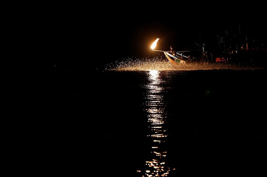 sulfuric fire fishing in Jinshan taiwan (7)
