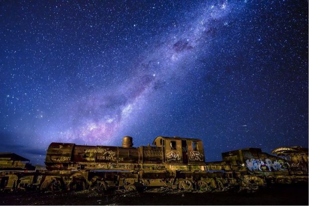 train, travel guide, salt pan, Salar de Uyuni, Bolivia