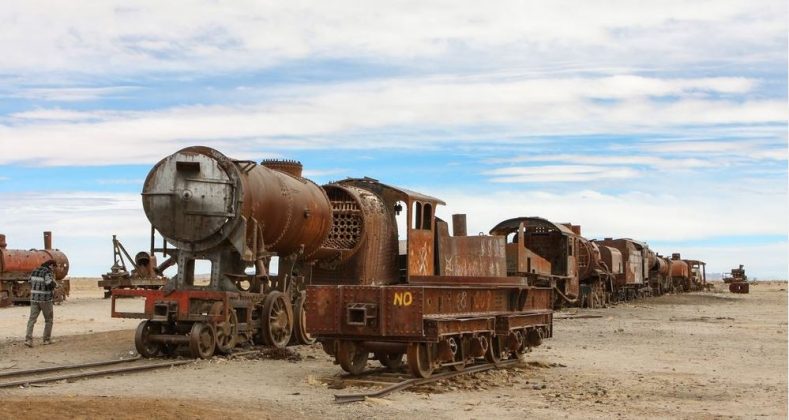 train, travel guide, salt pan, Salar de Uyuni, Bolivia
