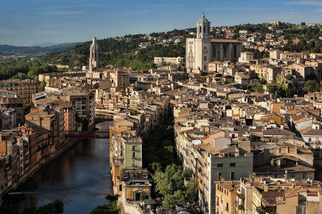 Girona-spain- admiring autumn-hill-europe