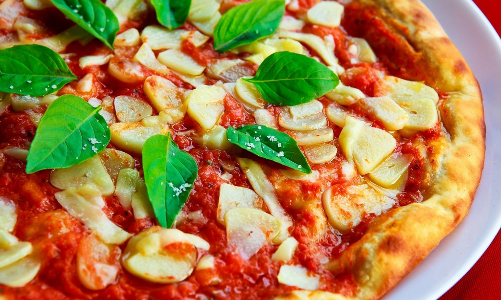 pizza- pizzeria balognett-autmun in europe-things to eat