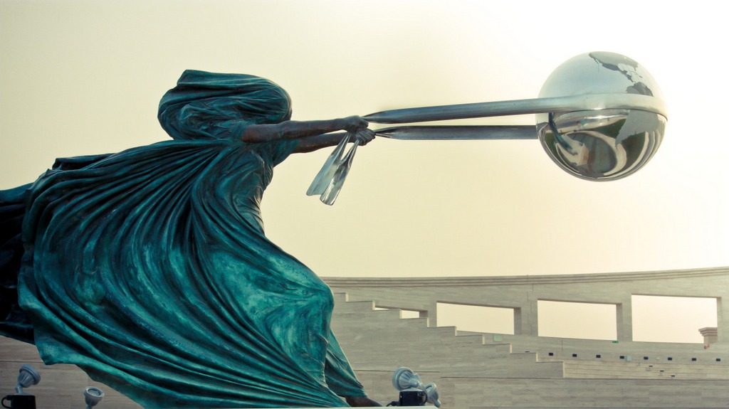 The power of nature statue-Lorenzo Quinn -best sculptures in the world