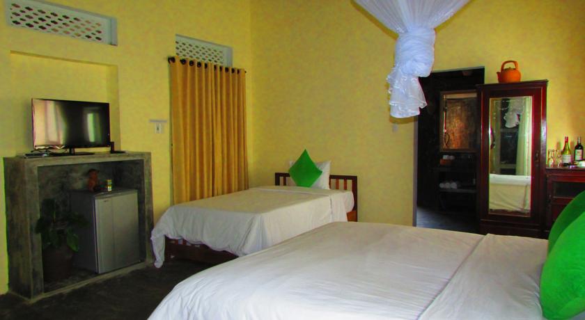 red flower cottage homestay hoi an travel where to stay on budget (1)