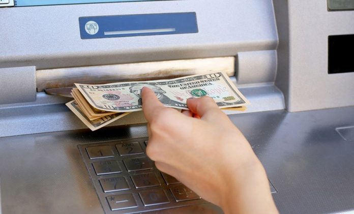 atm-machine-exchange-error-familiar-but-burning-money-when-traveling