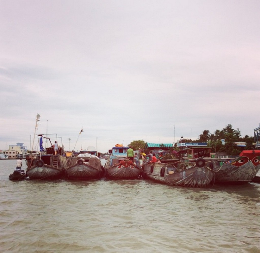 cai be floating market tien giang province