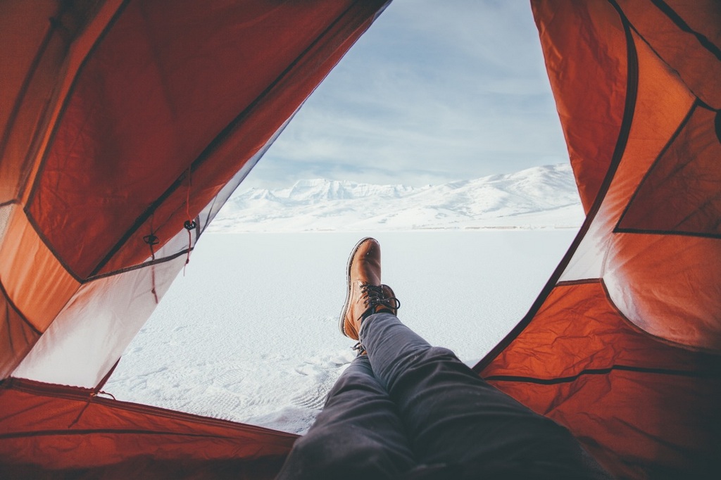 read-book-enjoy-cool-winter-in-western