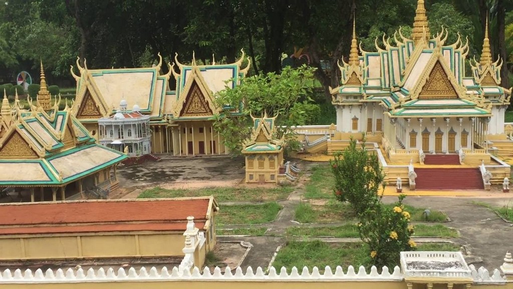 Cambodian Cultural Village Photo by: siem reap tourist places blog.