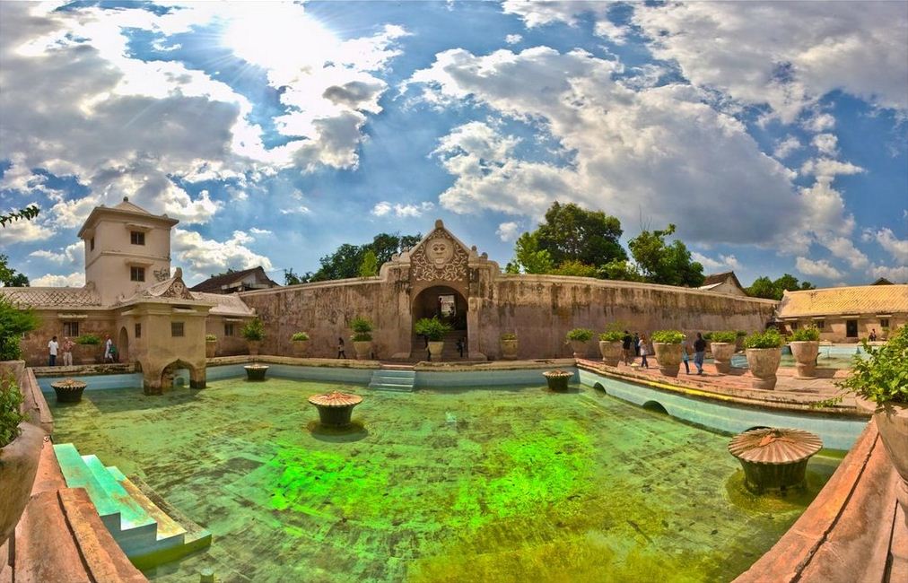 taman-sari-water-castle-yogjakarta-indonesia-tourist-attractions