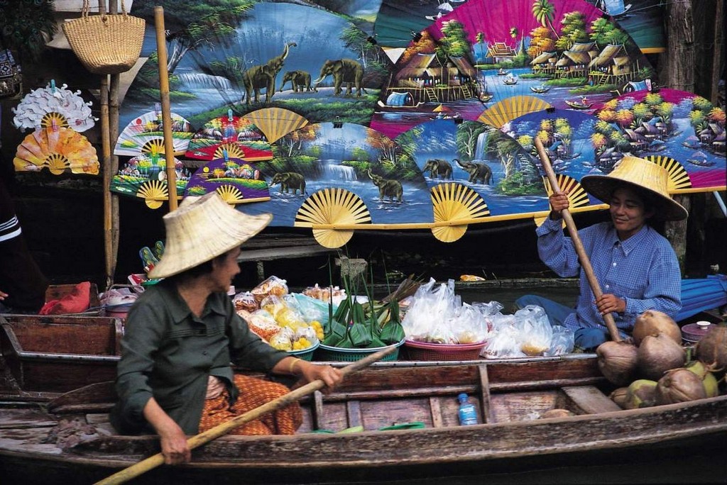 Damnoen Saduak floating market