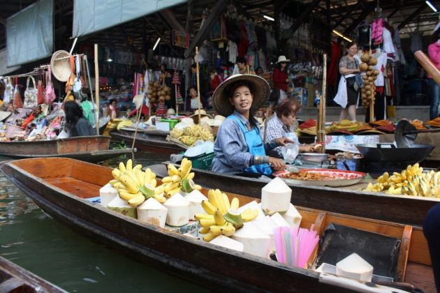 Damnoen Saduak floating market