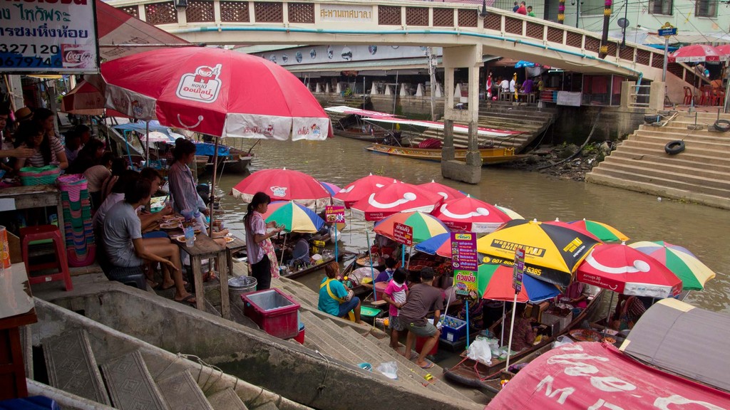 Amphawa floating market