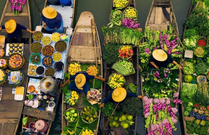 khlong lat mayom Floating Market