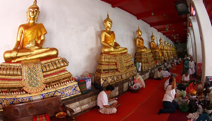 free-meditation-classes-in-wat-maha-that-free-experience-when-traveling-to-bangkok3