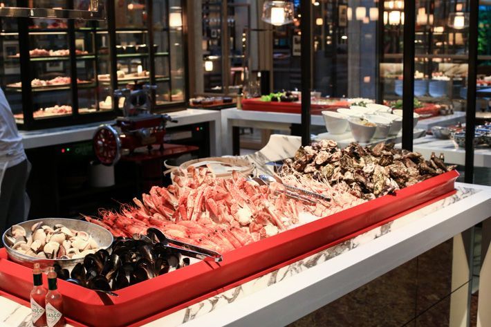 the-ritz-carlton-millenia-singapore-buffets-best-buffet-restaurants-in-singapore2