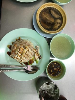 Kaiton Pratunam chicken rice stall