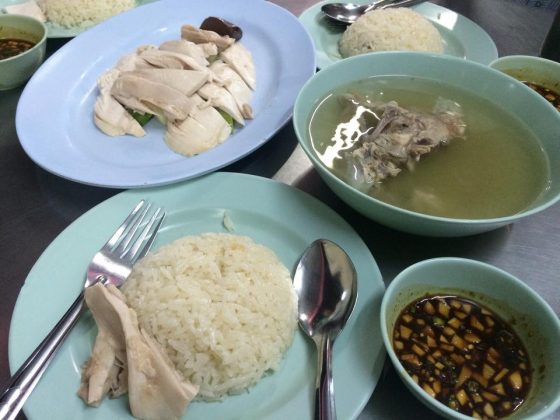 Kaiton Pratunam chicken rice stall