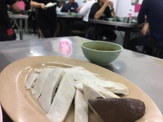 Kaiton Pratunam chicken rice stall