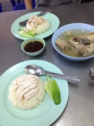 Kaiton Pratunam chicken rice stall