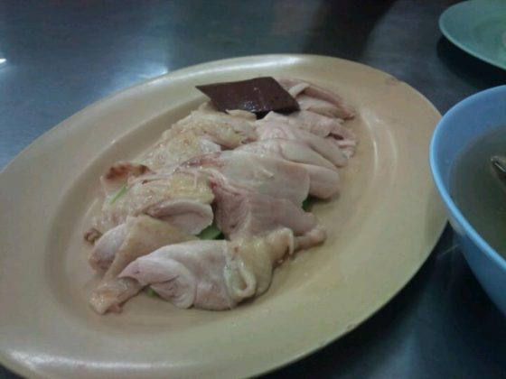 Kaiton Pratunam chicken rice stall
