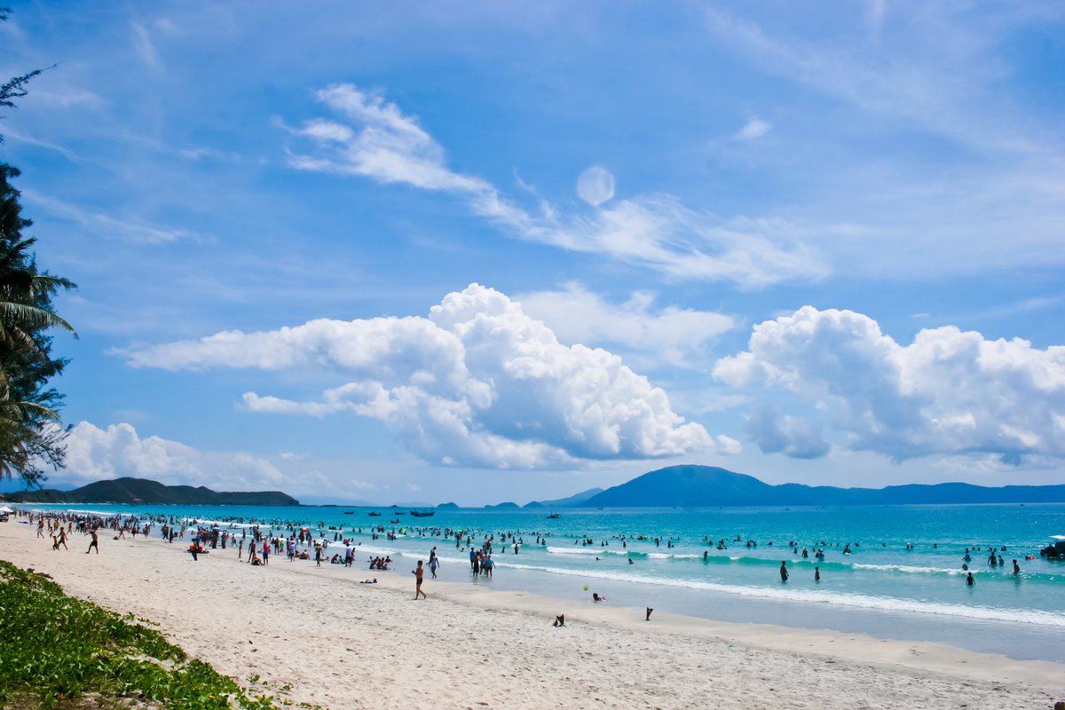 Doc let-beach-Nha-Trang-Beach-beautiful-beaches-and-island-nha-trang13