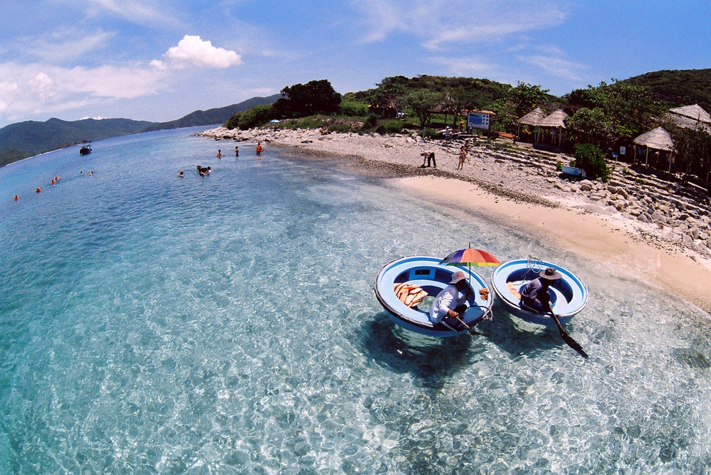 Hon Mun-island-Nha-Trang-Beach-beautiful-beaches-and-island-nha-trang1