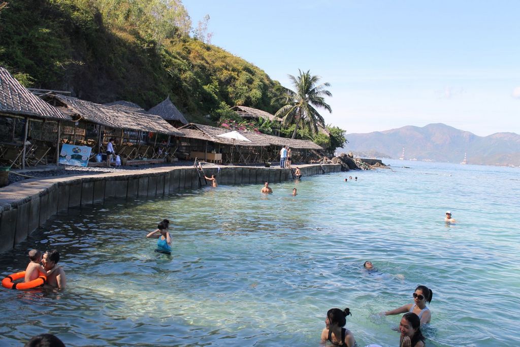 Hon tre-Nha-Trang-Beach-beautiful-beaches-and-island-nha-trang