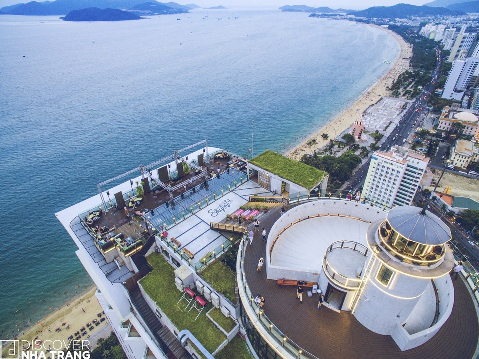 Skylight-view-of-Nha-trang-Daytime-nha-trang-beach