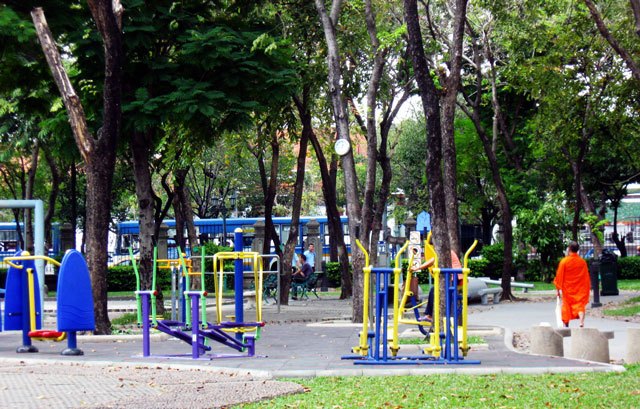 Romaneenart Park-best bustling place in Chinatown - Bangkok2
