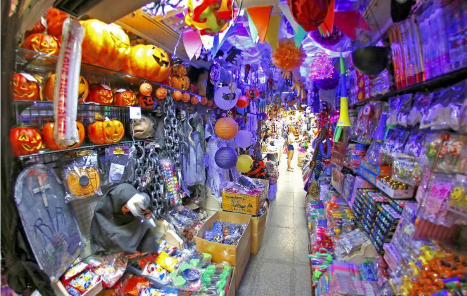 Sampeng Lane Market-best bustling place in Chinatown - Bangkok