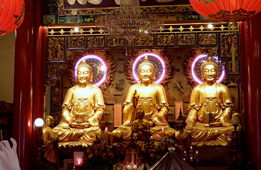 Wat Mangkol Kamalawat-best bustling place in Chinatown - Bangkok1