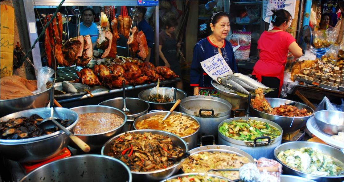 Yaowarat Road at night-best bustling place in Chinatown - Bangkok3