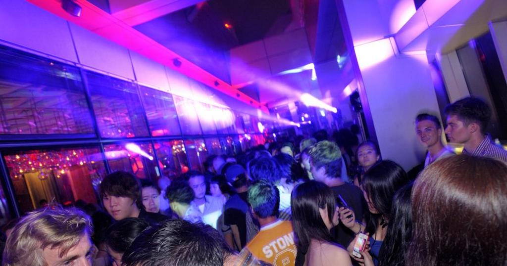 Ozone bar-Ritz Carlton-hong-kong-explore the fullest hong kong only 3 days1