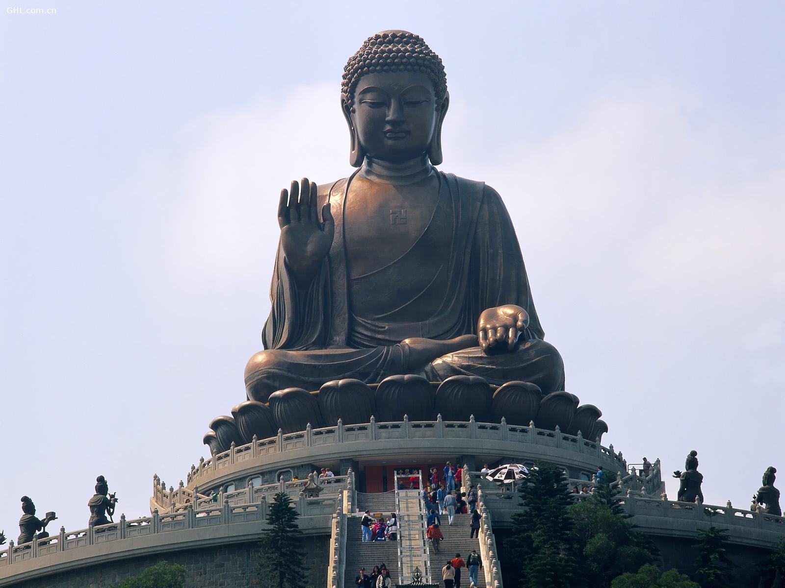 tian-tan-statue-hong-kong-explore the fullest hong kong only 3 days1