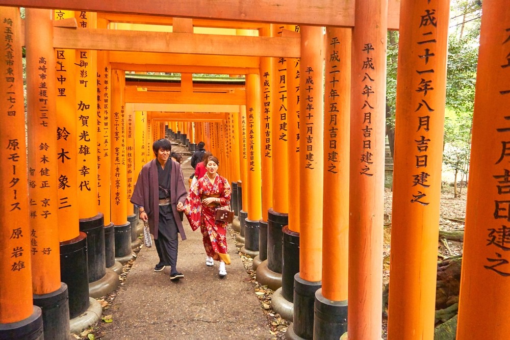 Fushimi Inari Shrine - One of most famous shrine in Japan (13)