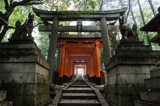 Fushimi Inari Shrine - One of the most famous shrine in Japan (3)