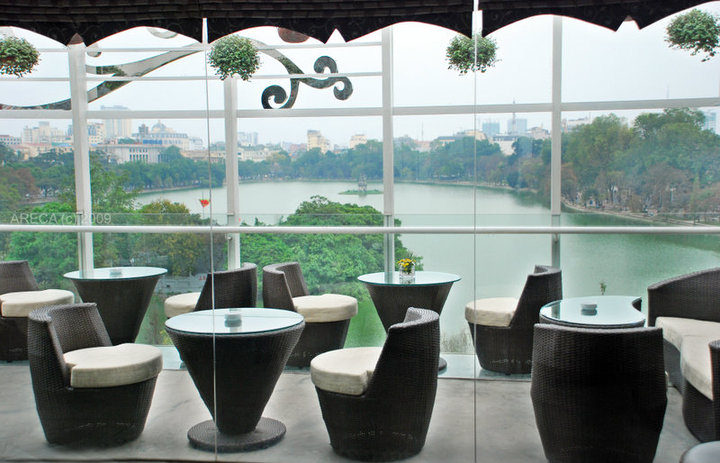 Avalon Cafe Lounge hanoi (1)