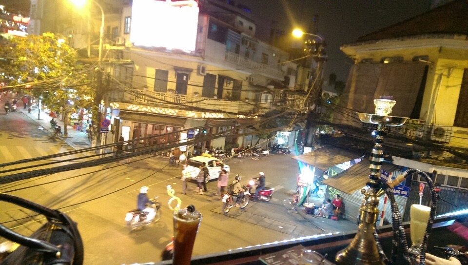 Bottom's Up - Bar Cafe & Shisha hanoi (1)