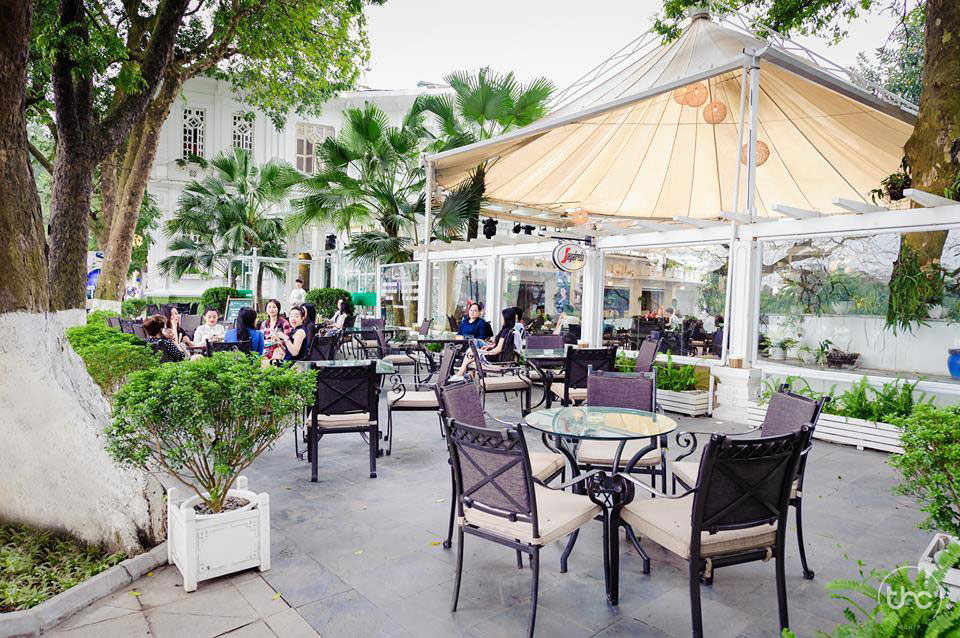 luc thuy restaurant hanoi cafe (1)