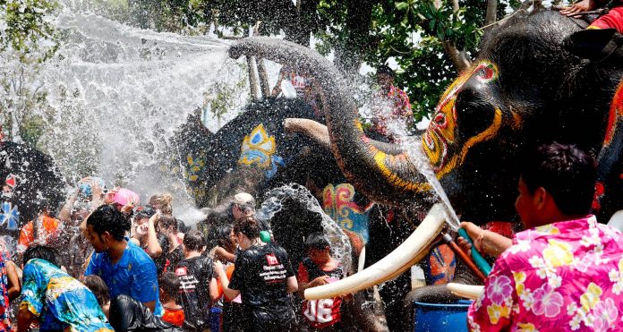 The water festival Songkran-Thailand-the water festivals in Southeast Asian5
