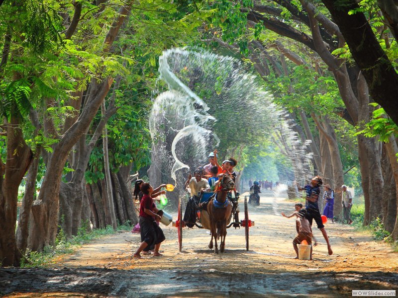 The water festival in Thingyan-Myanmar-the water festivals in Southeast Asian4
