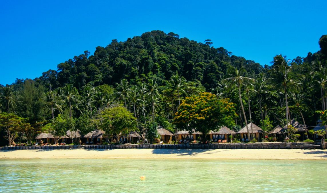 koh ngai island trang thailand review guide accommodation weather how to get (12)