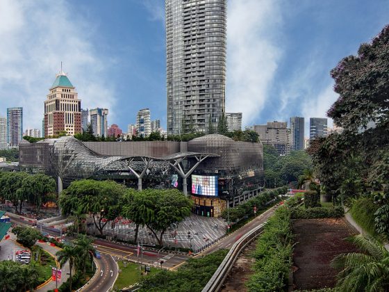 singapore shopphing mall ion orchard